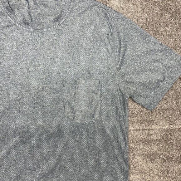Vuori Tradewind Performance Pocket Tee Shirt Men's M Blue Workout Gym - Picture 3 of 8